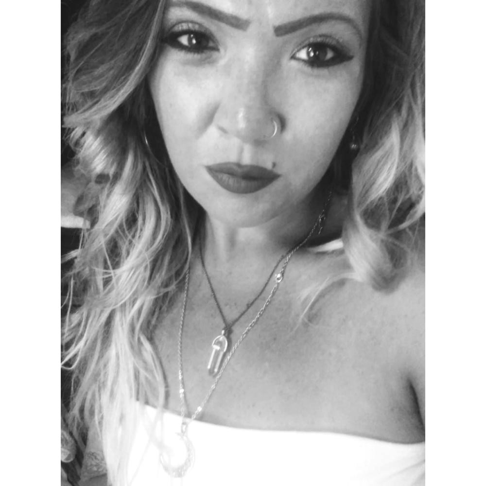 Meet your Posher, Bee